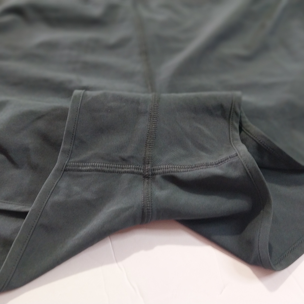 CRZ YOGA Women's Black Athletic Shorts - Picture 4 of 8